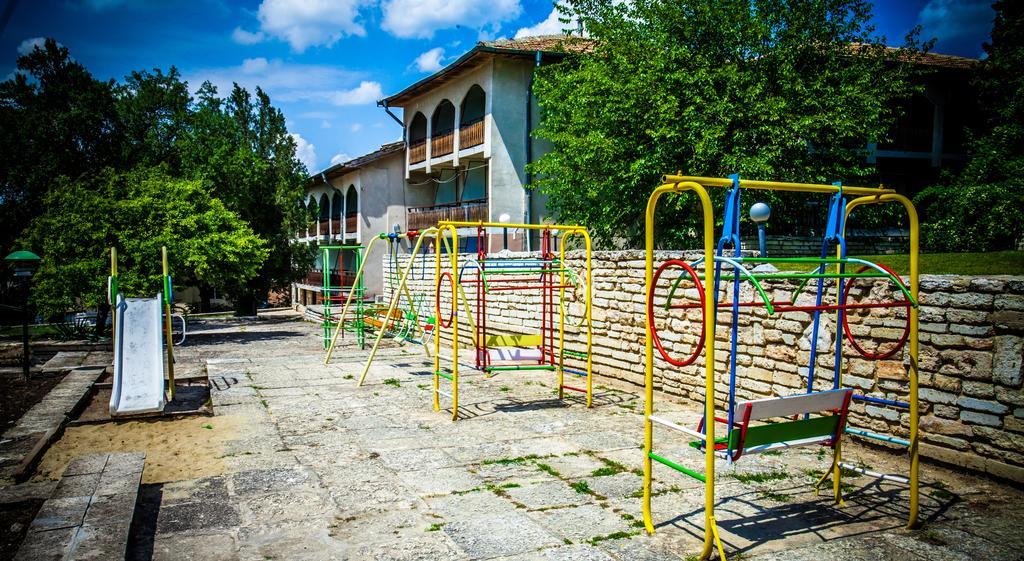 Bisser - Free Parking - Free Pool Access