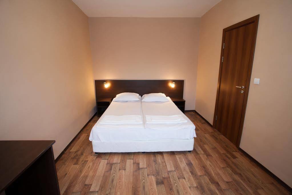 Bisser - Free Parking - Free Pool Access 2*