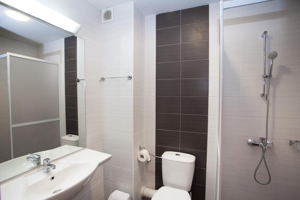 Bisser - Free Parking - Free Pool Access 2*
